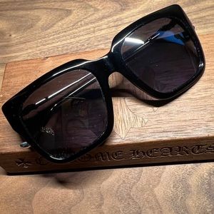 Bardot Womens Oversized Chrome Hearts Sunglasses